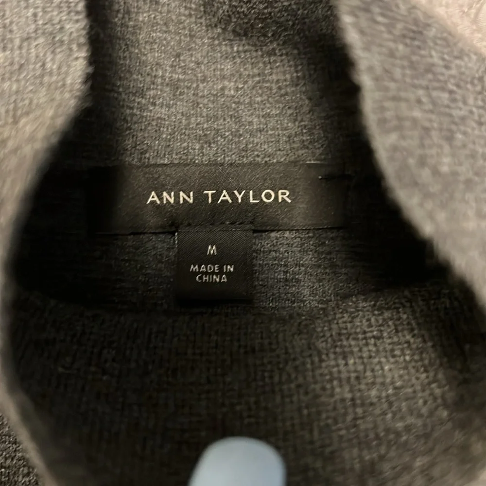 🟢 BUNDLE SALE 2 for $20 - ANN TAYLOR perfect condition Top - Picture 11 of 11